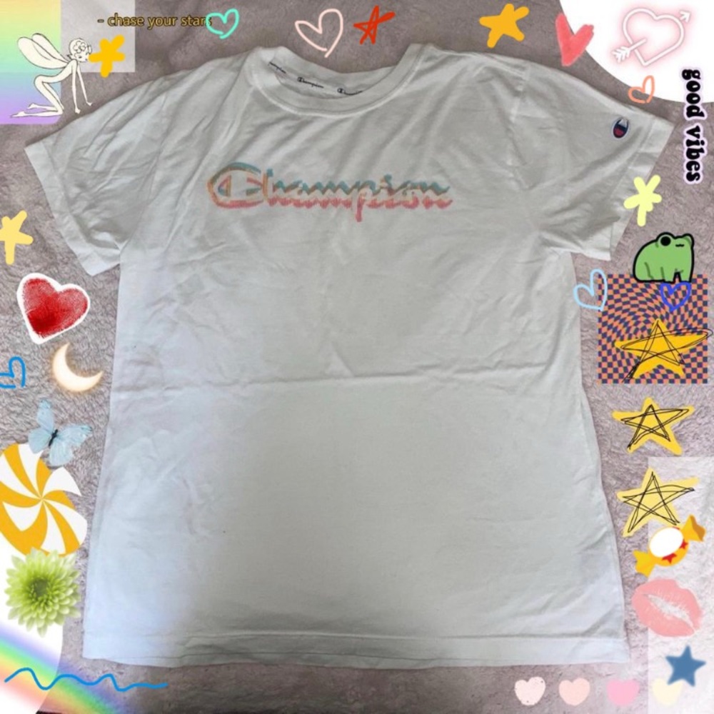 Champion White Tee w retro logo